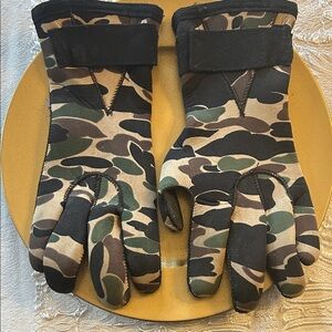 Neoprene Black & Brown Camouflage L/XL Men's Gloves; Perfect Like New Condition!